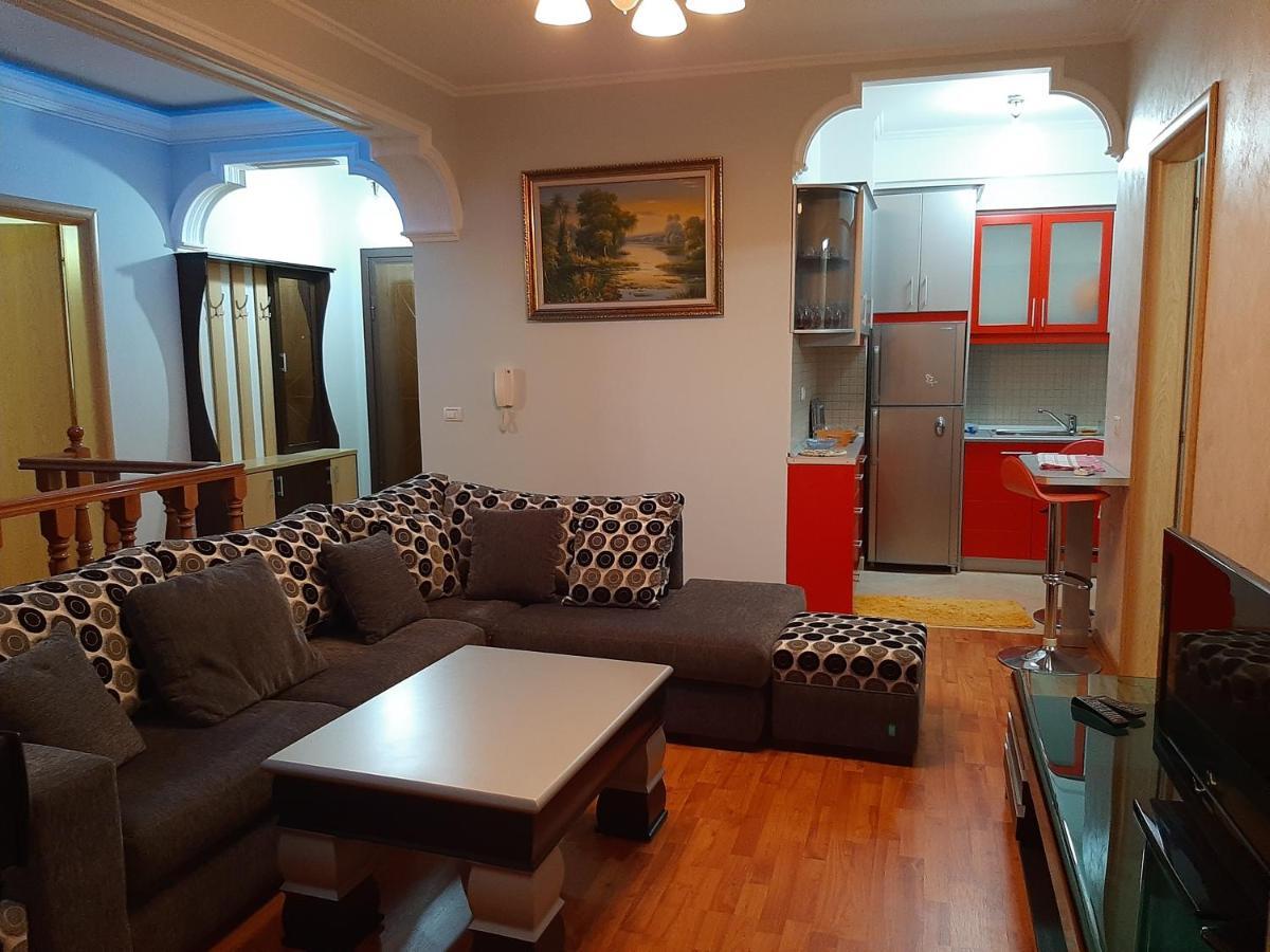 Appartamento Apartament Egzoni City Center *
