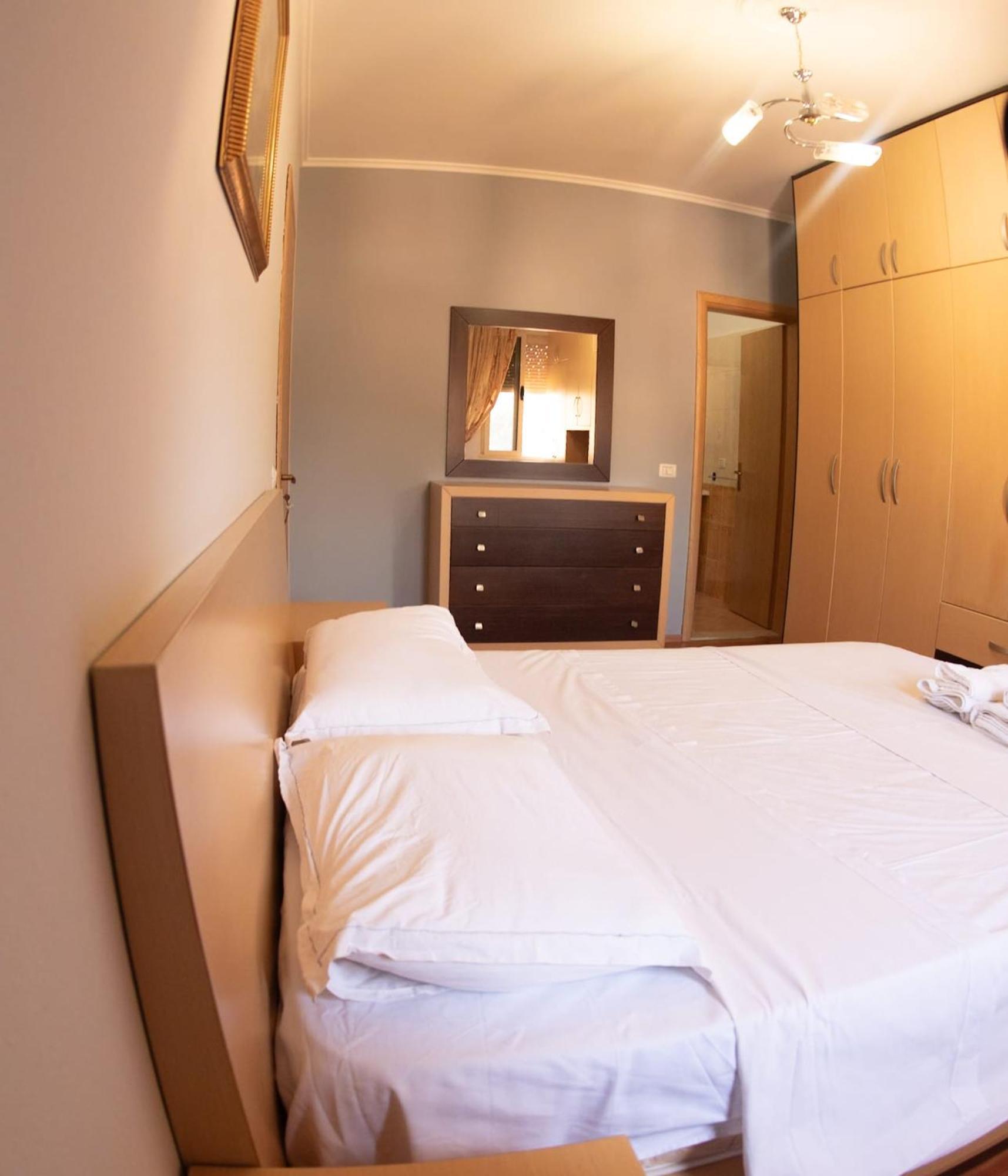 Apartament Egzoni City Center Berat